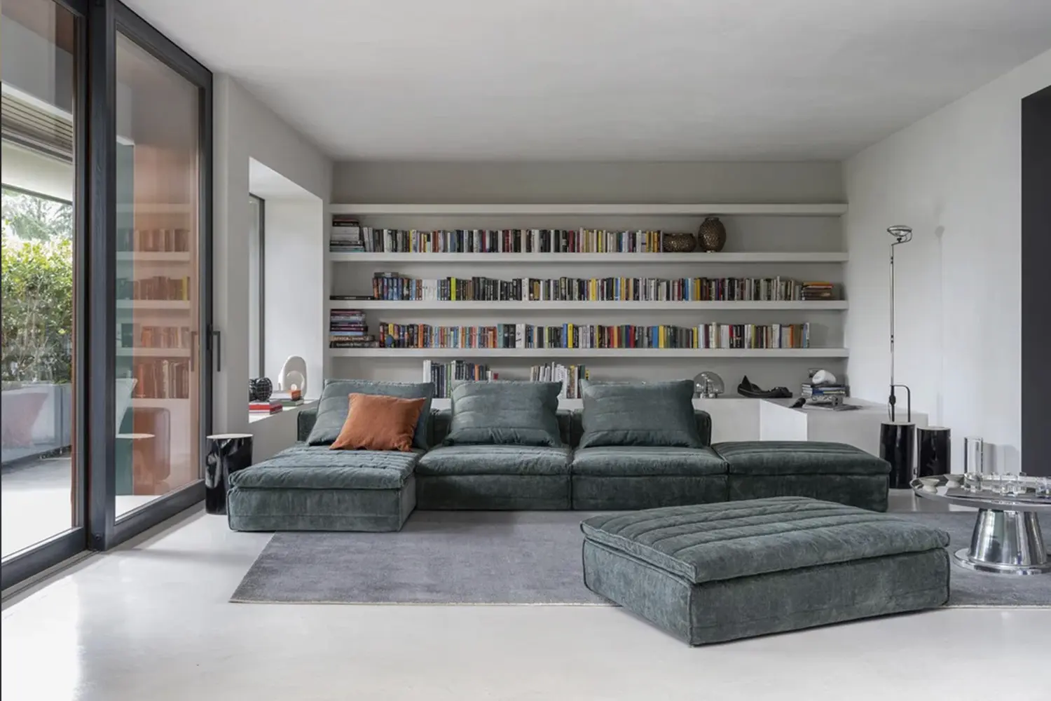 sofa samet low galeria 2