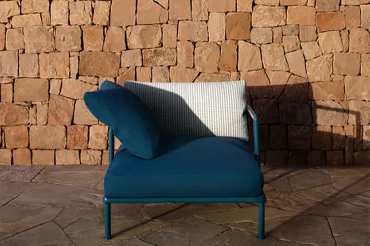 C01_Gallery_0_367700_outdoor_armchair_Nooch_A-02