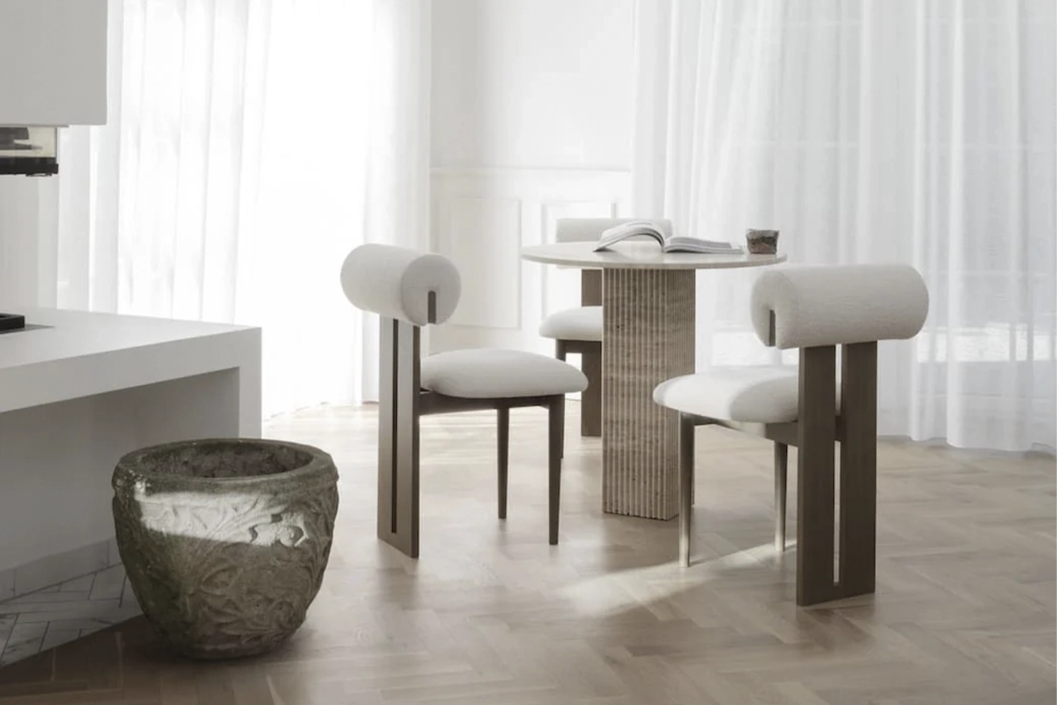 C01_Hippo_Chair_12