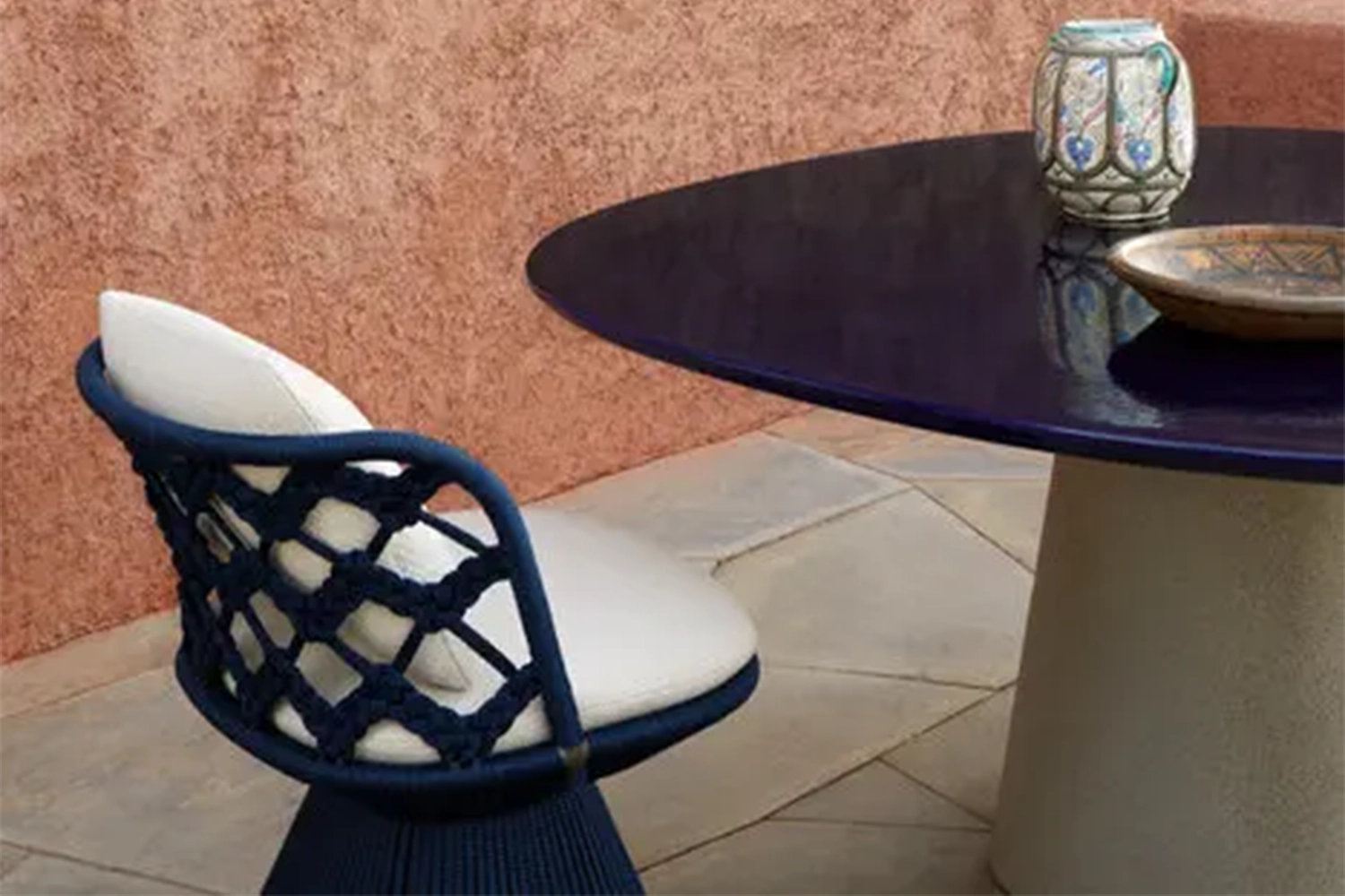 C03_Gallery_2_339386_outdoor_table_Allure-O_-Outdoor_A-06_2