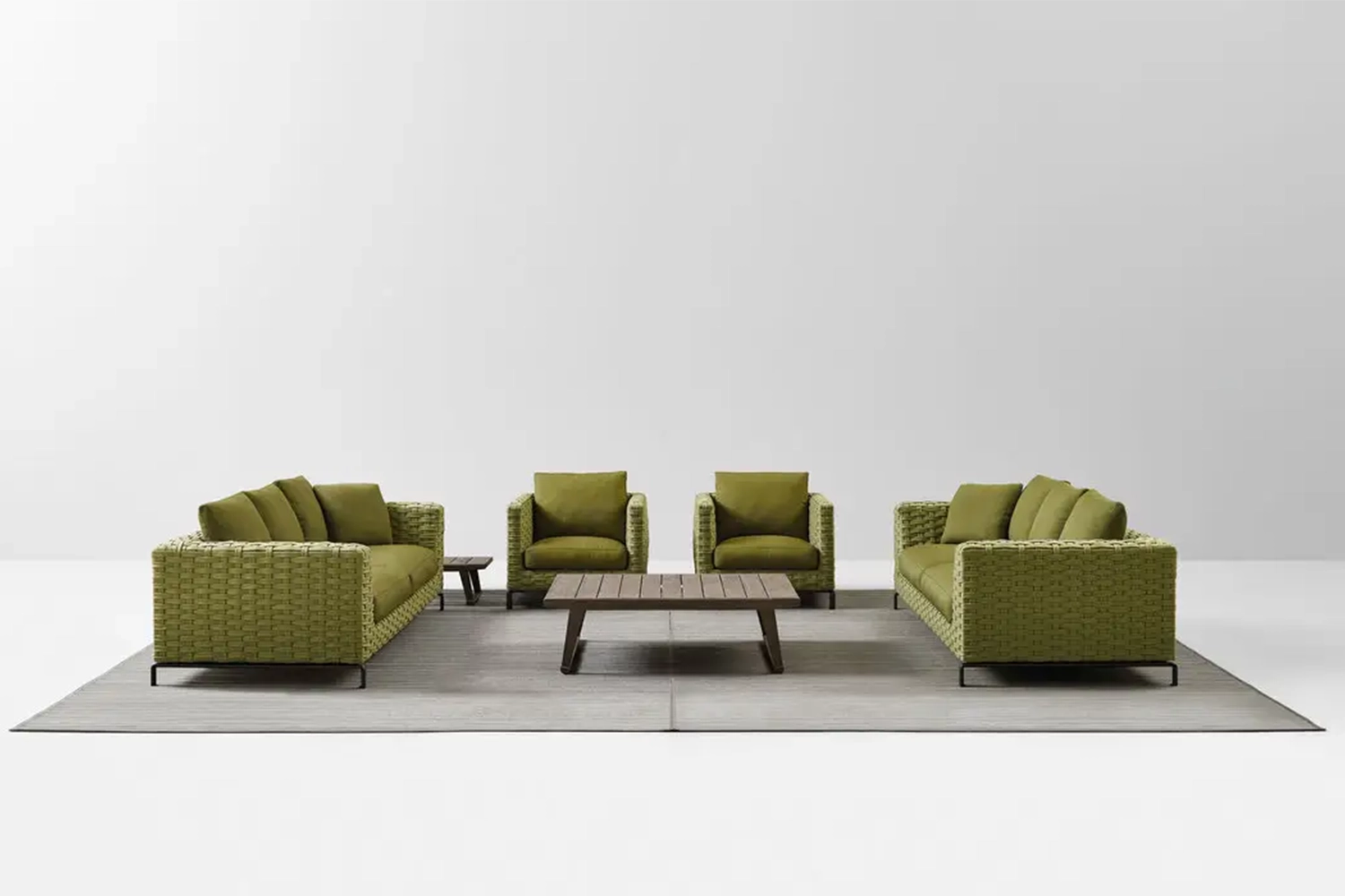 C03_Gallery_2_53144_outdoor_sofa_Ray-Outdoor-Fabric_A-02_1