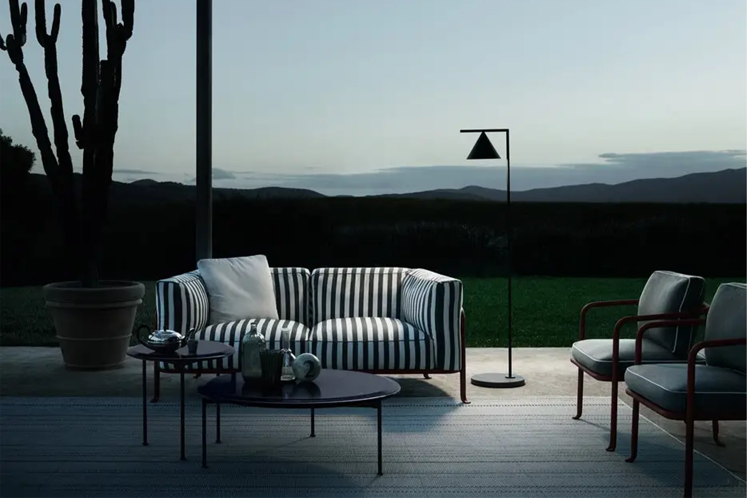 C04_Gallery_3_53078_outdoor_sofa_Borea_A-03_4_1