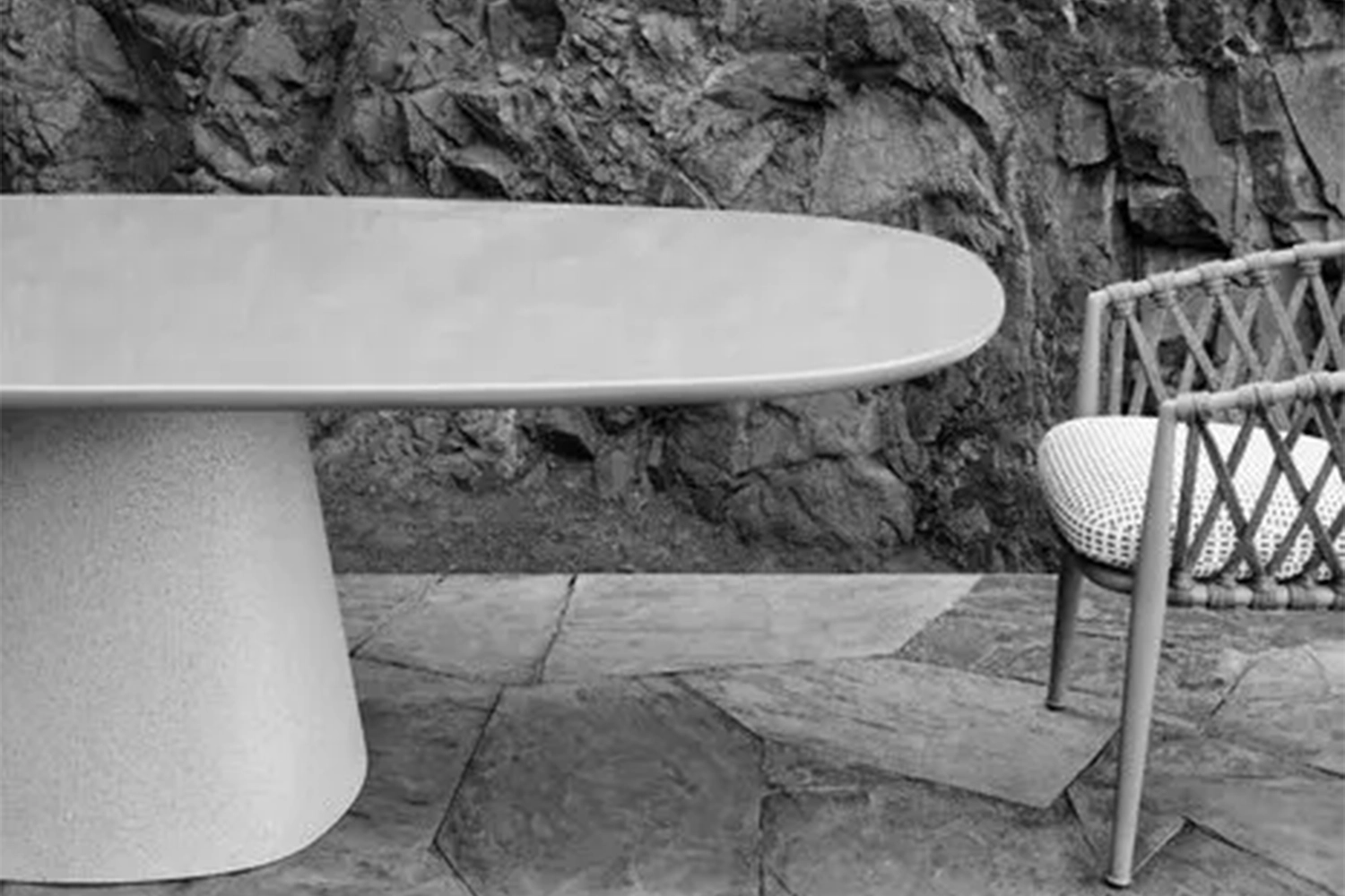 C06_Gallery_6_339386_outdoor_table_Allure-O_-Outdoor_A-03_2