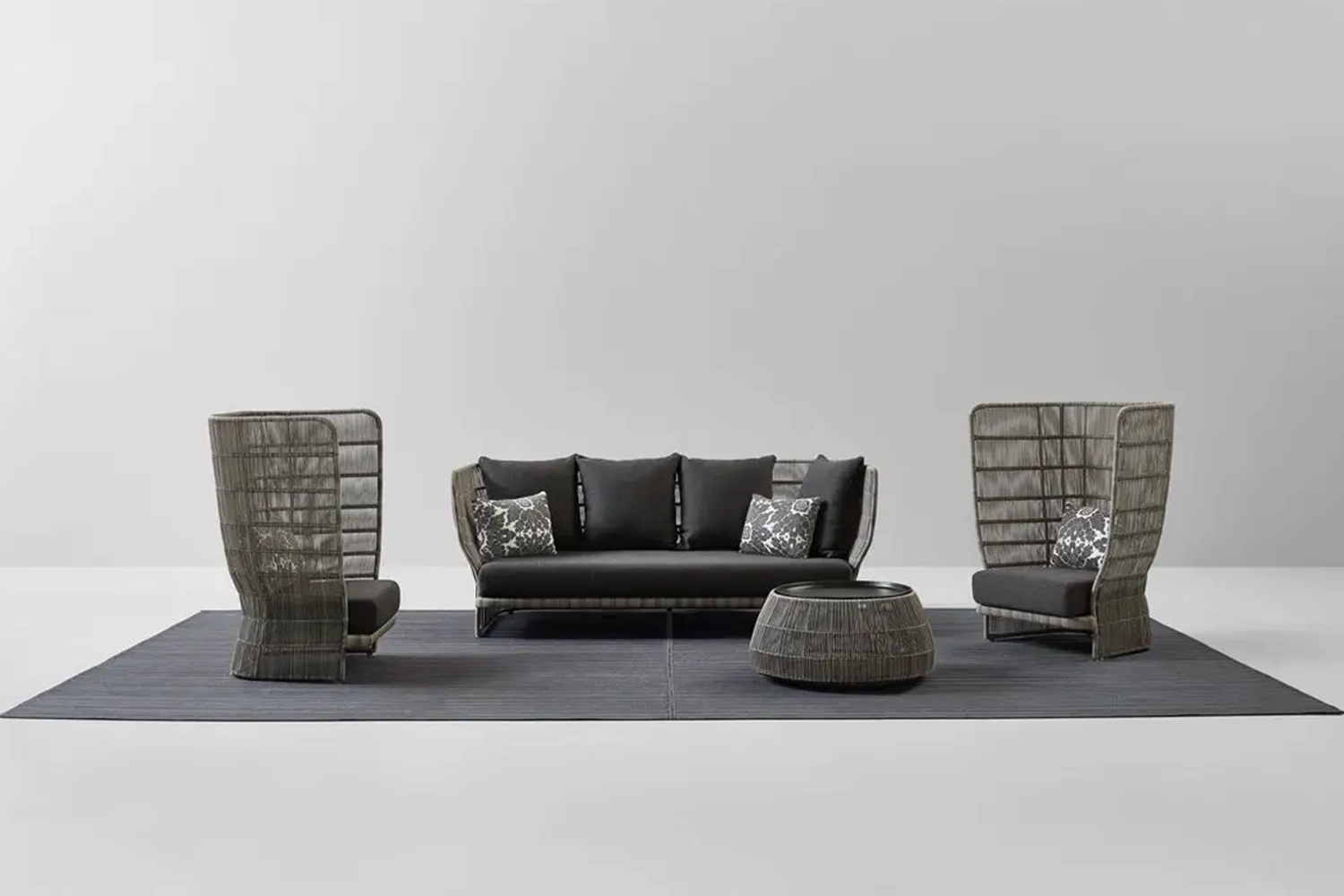 C07_Gallery_6_100_outdoor_sofa_Canasta-13_A-04
