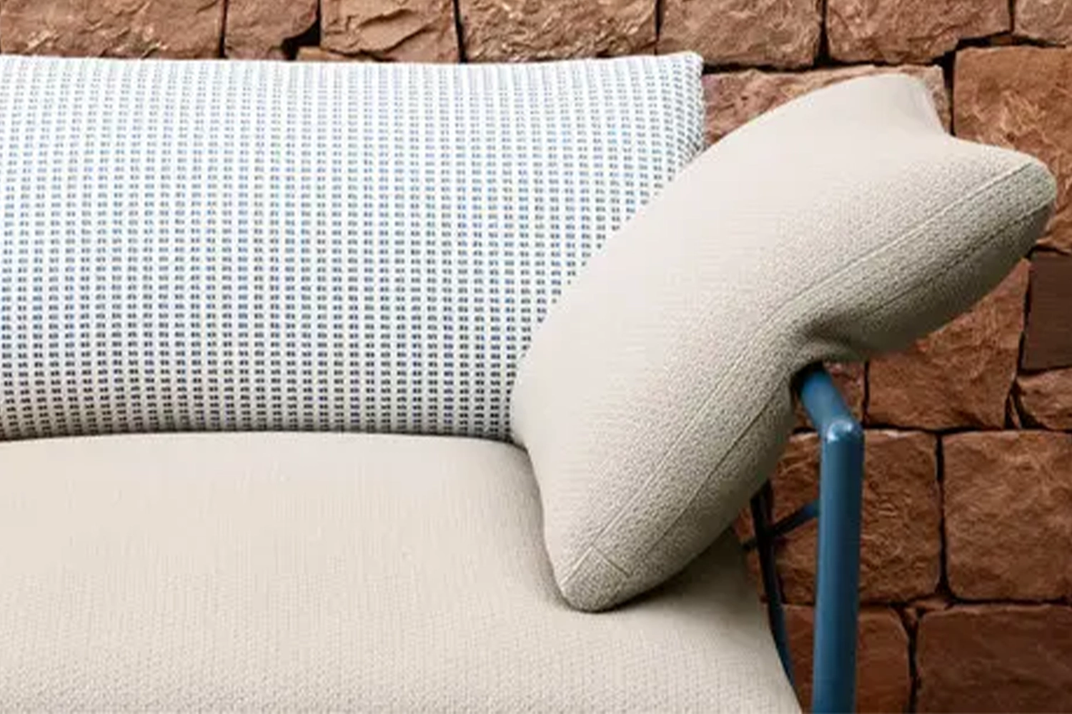 C11_Gallery_10_367699_outdoor_sofa_Nooch_A-18_1
