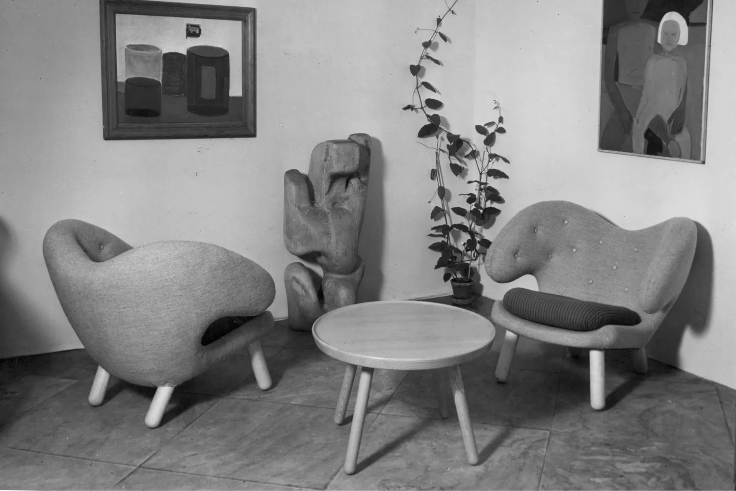 The-Pelican-table-1