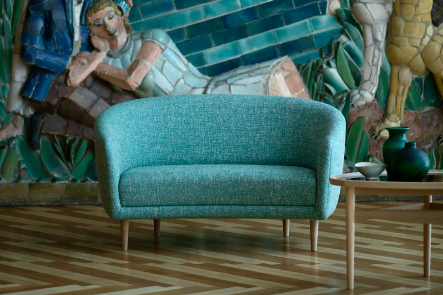 The-little-Mother-sofa-two-seater-9