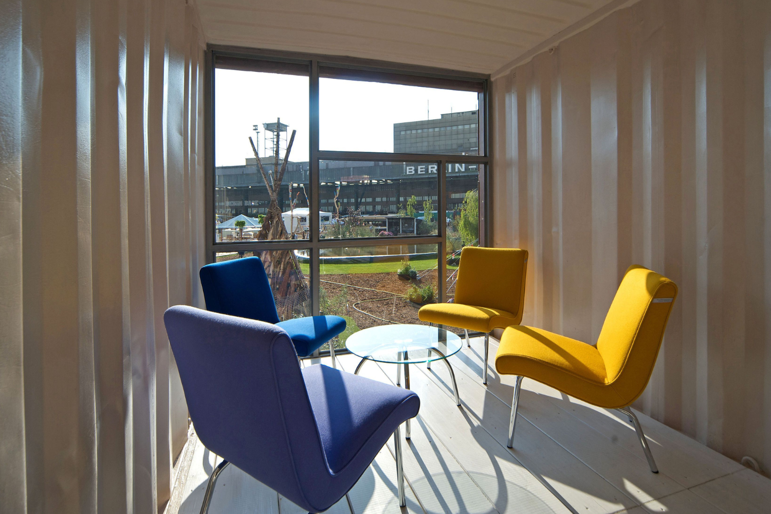 Vostra-Armchair-_1