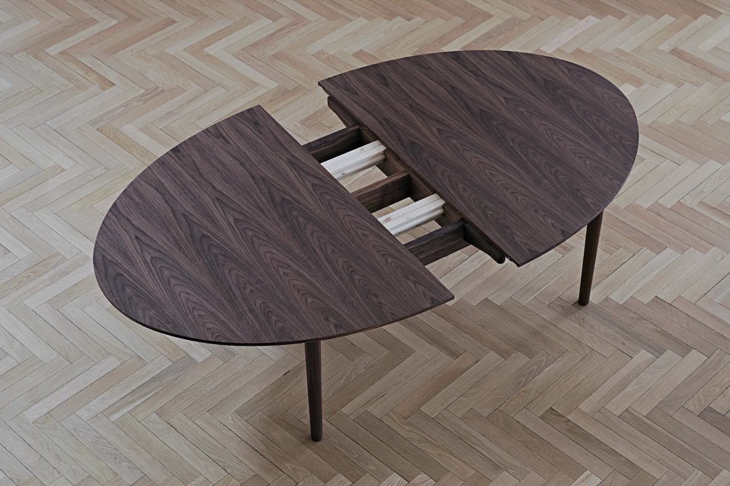 the-silver-small-silver-table-10