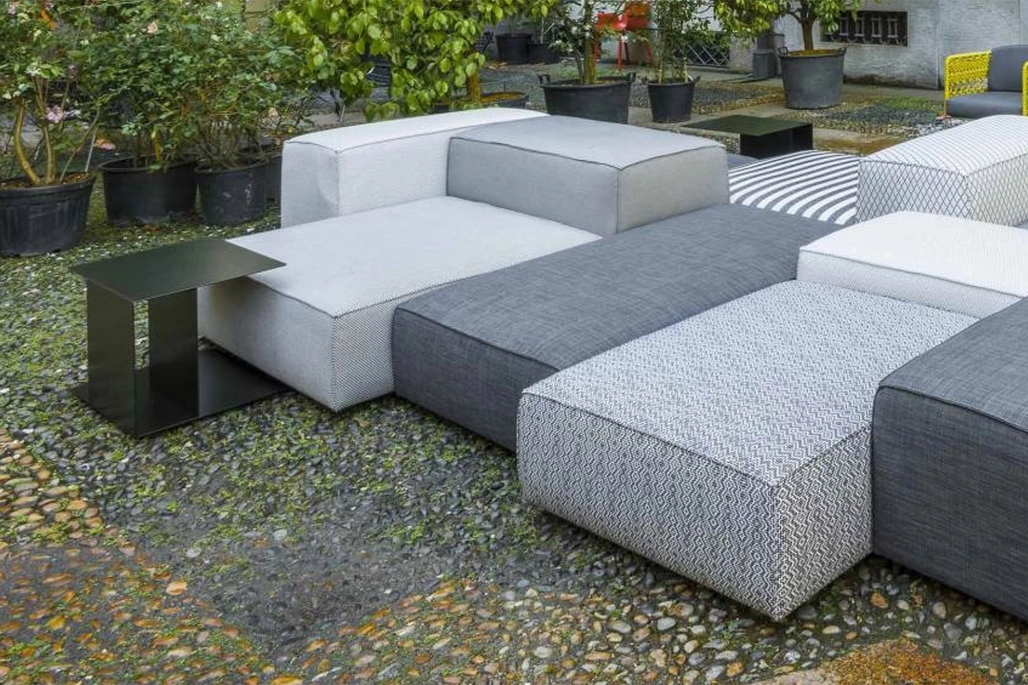 C1-Family-Lounge-table