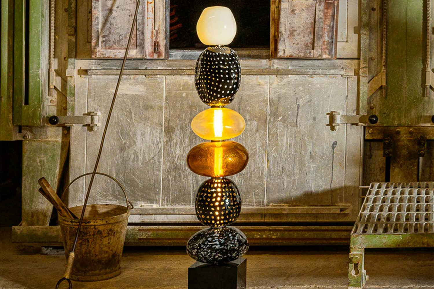 Luminária de Piso Totem Luce''