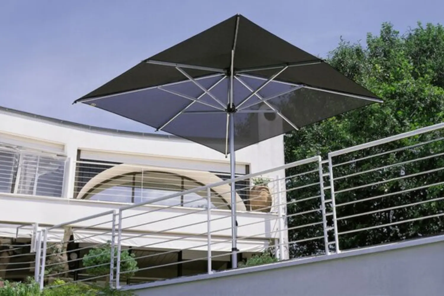 Ombrelone_Central Pole Reflex (2)