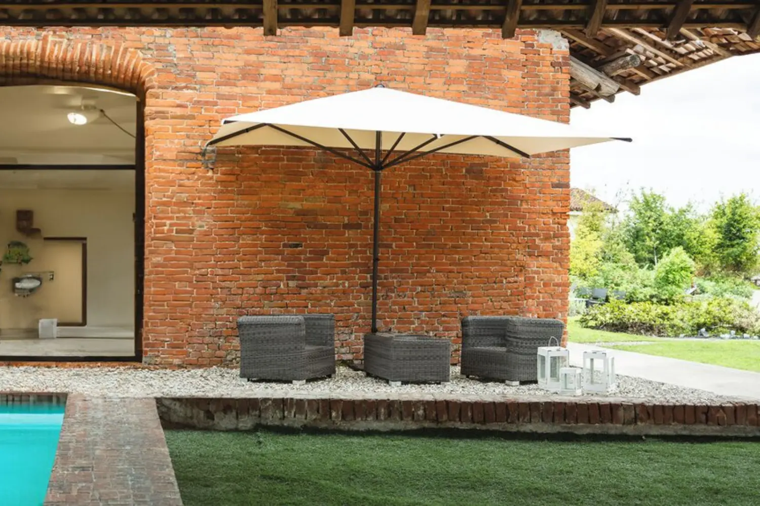 Ombrelone_Central Pole Wall (3)