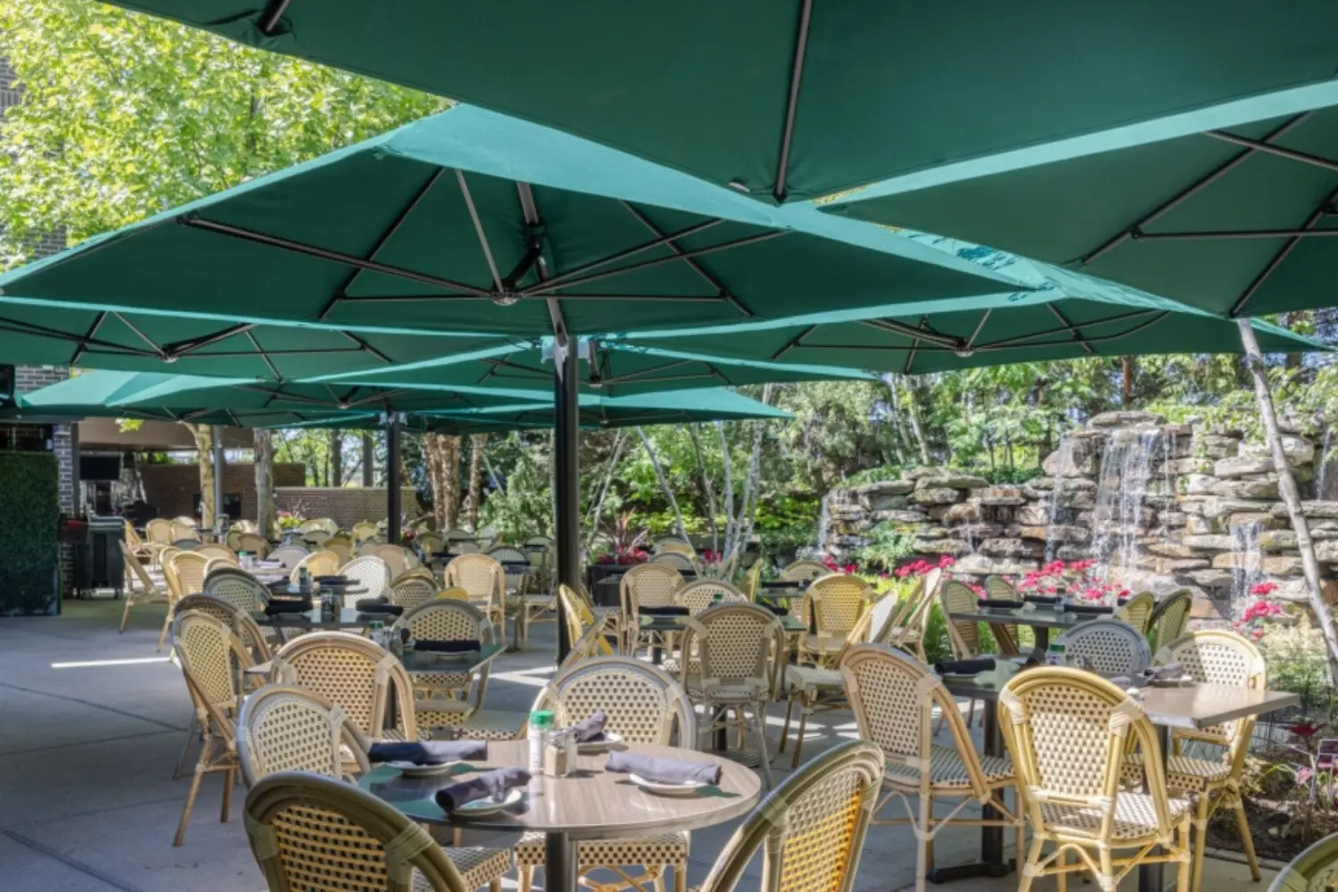 ocean master m1 shade pod cantilever (3)